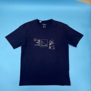 Monste Galbany Find The North Graphic Tee